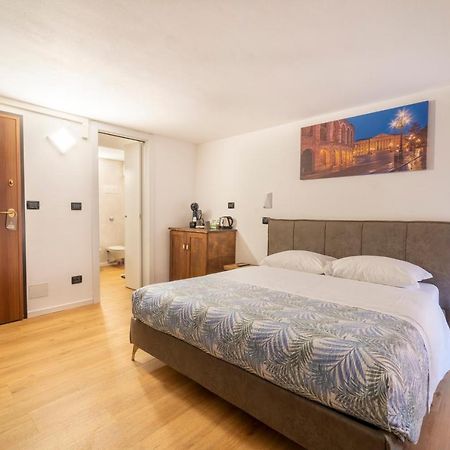 Aurelia Luxury - Piazza Delle Erbe Hotel เวโรนา ภายนอก รูปภาพ