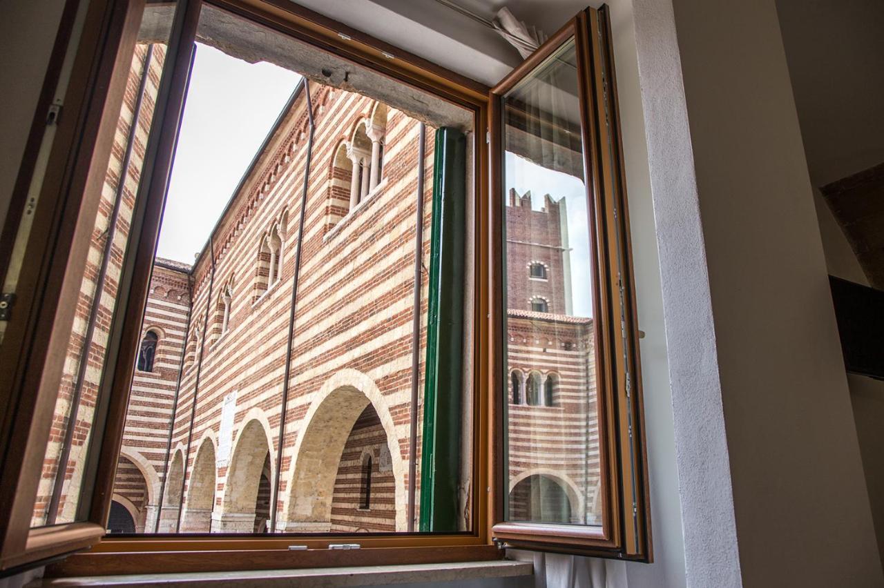 Aurelia Luxury - Piazza Delle Erbe Hotel เวโรนา ภายนอก รูปภาพ