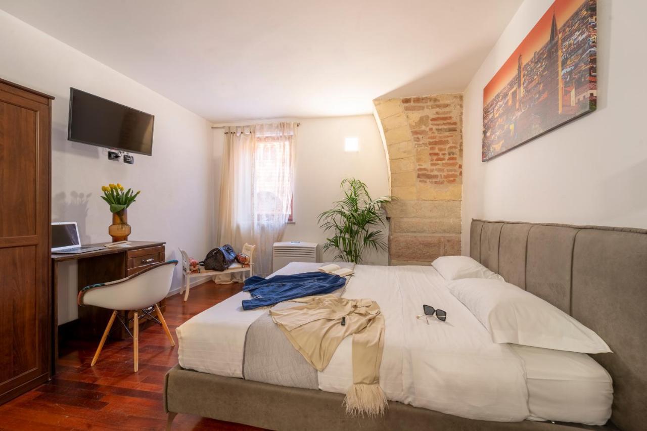 Aurelia Luxury - Piazza Delle Erbe Hotel เวโรนา ภายนอก รูปภาพ