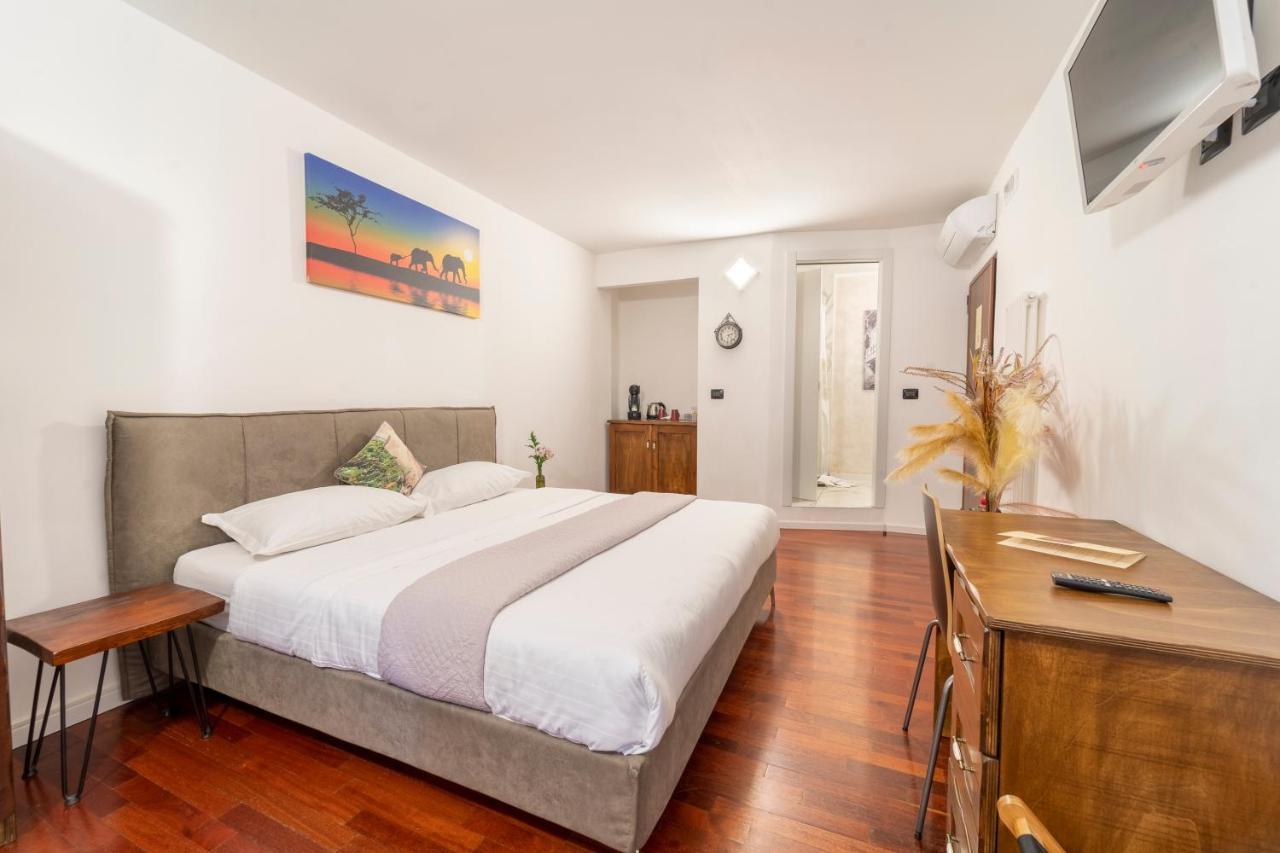 Aurelia Luxury - Piazza Delle Erbe Hotel เวโรนา ภายนอก รูปภาพ