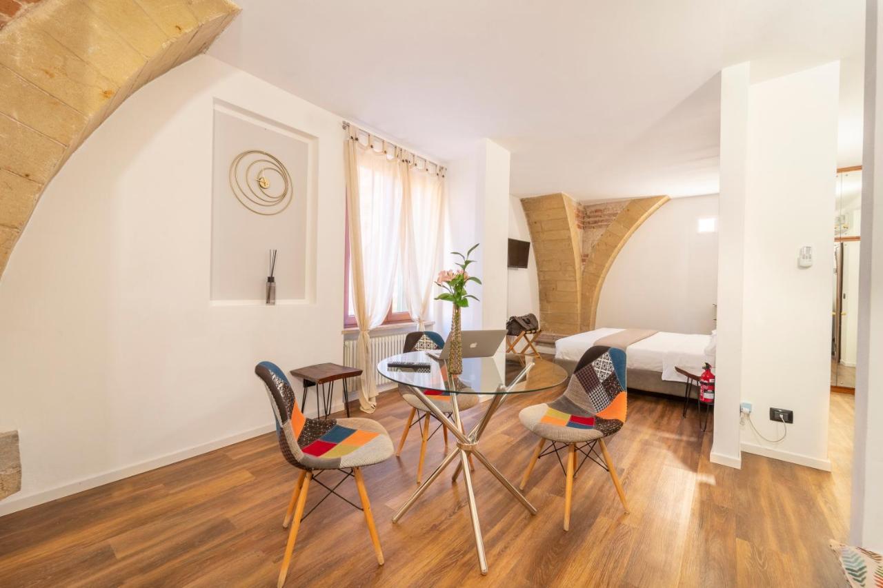 Aurelia Luxury - Piazza Delle Erbe Hotel เวโรนา ภายนอก รูปภาพ